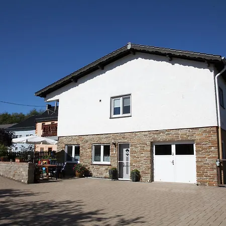 Halenfeld Family Farm Stay, Cleaning Included アパート