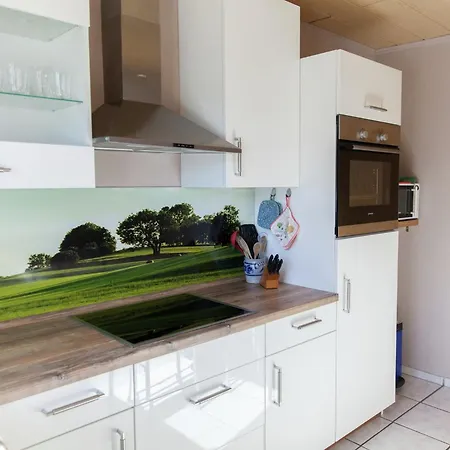 Halenfeld Family Farm Stay, Cleaning Included アパート *